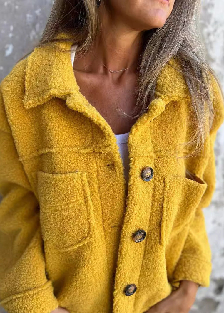 Katia™ | Chaqueta de Felpa Suave con Botones Decorativos