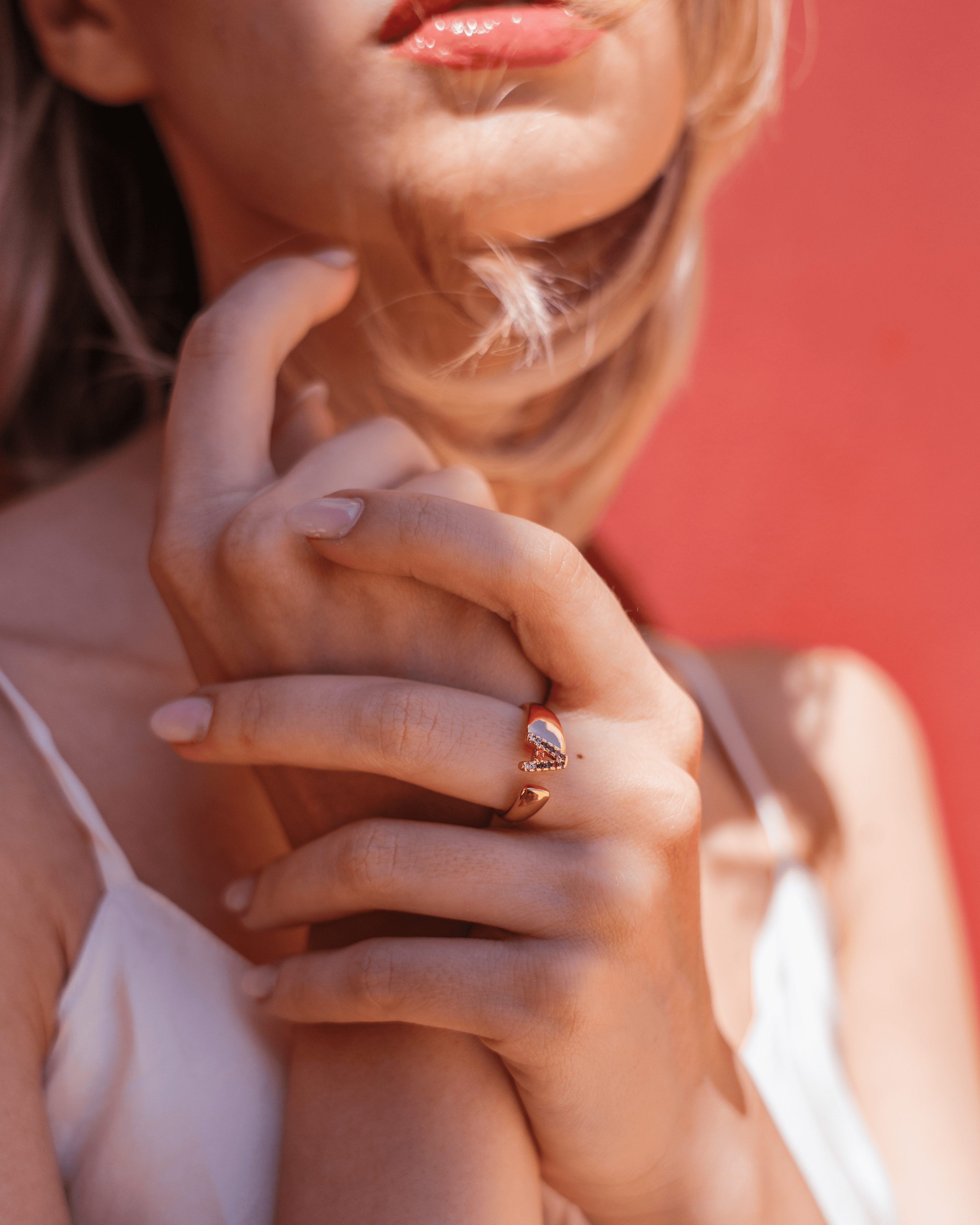 Anillo de Oro con Letra Personalizada (Ajustable)