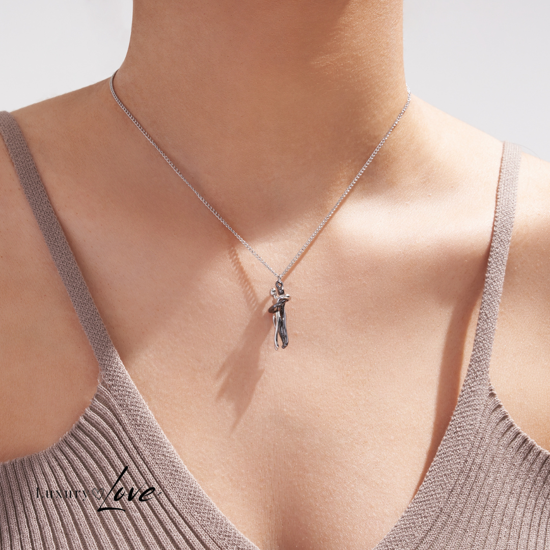Abrazo Infinito™ | Collar Plateado Con Nota Especial