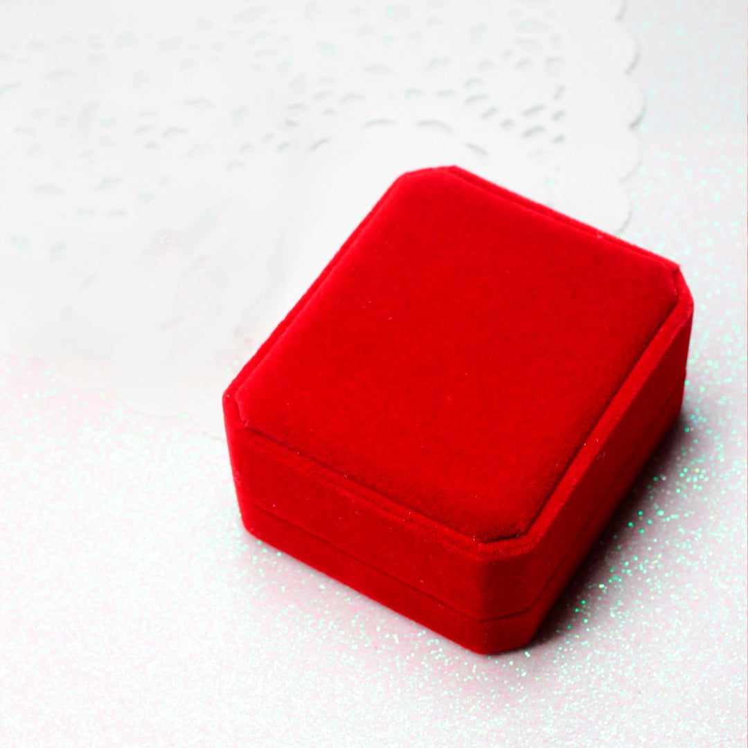 Caja de Regalo para Collar y Anillo