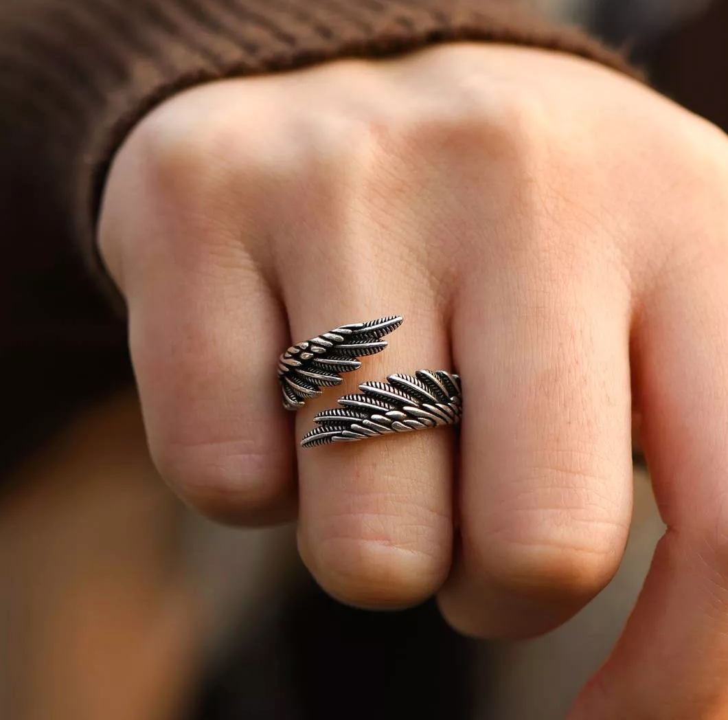 Alas De Ángel™ | Anillo Personalizado y Ajustable Con Nombre