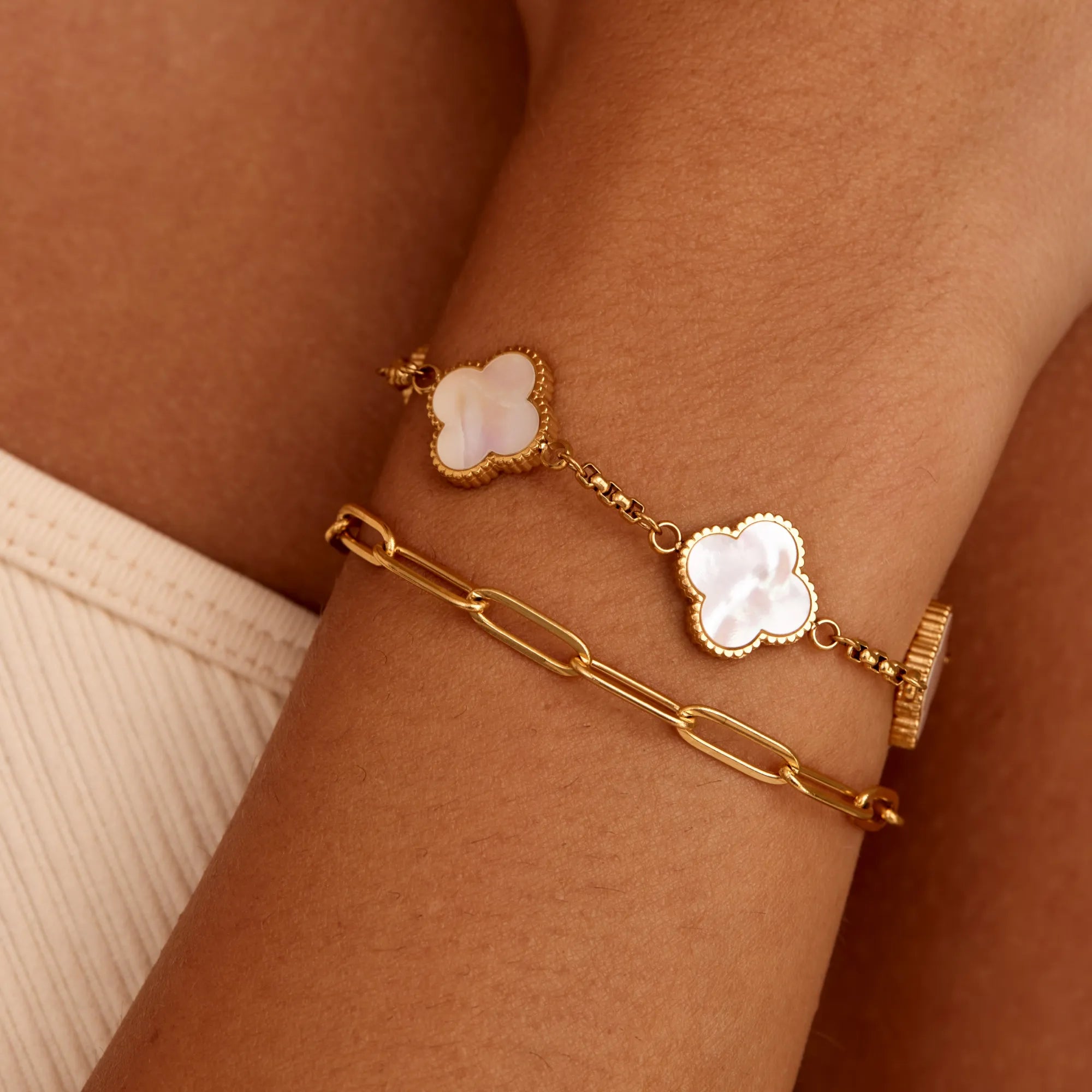 Pulsera Trébol Nácar Dorada