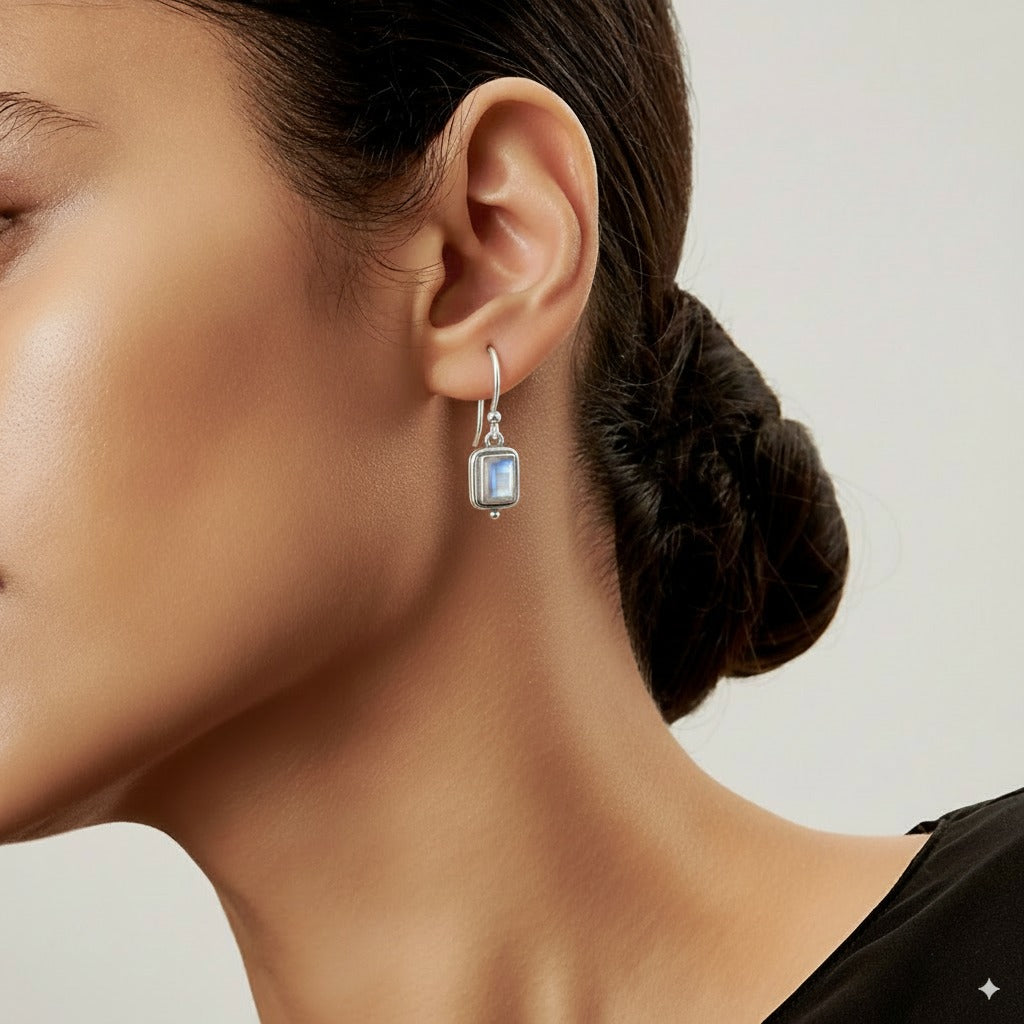 Beatriz – Pendientes Vintage con Piedra Lunar Cuadrada