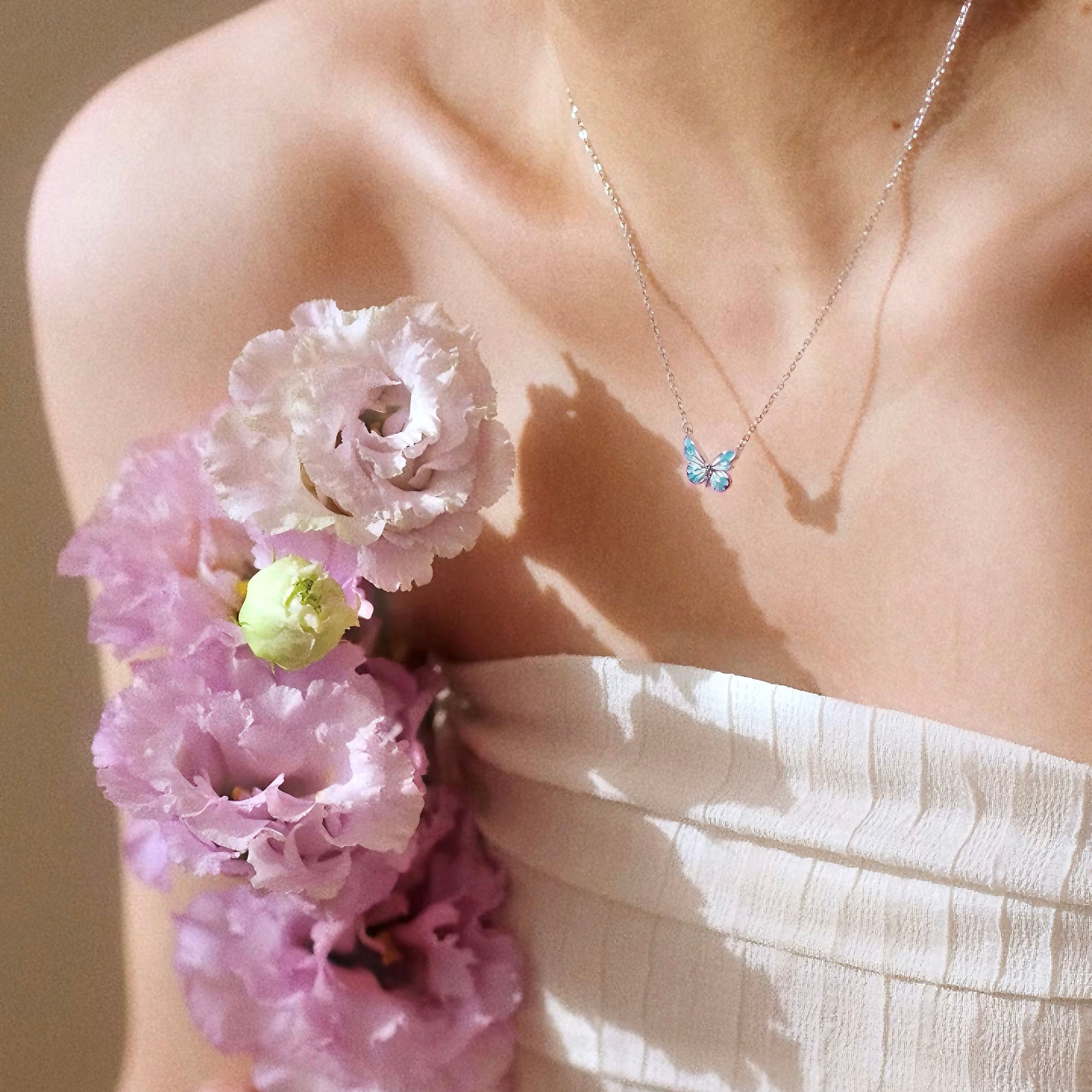 Blue Dream™ | Collar Mariposa Azul Luminosa