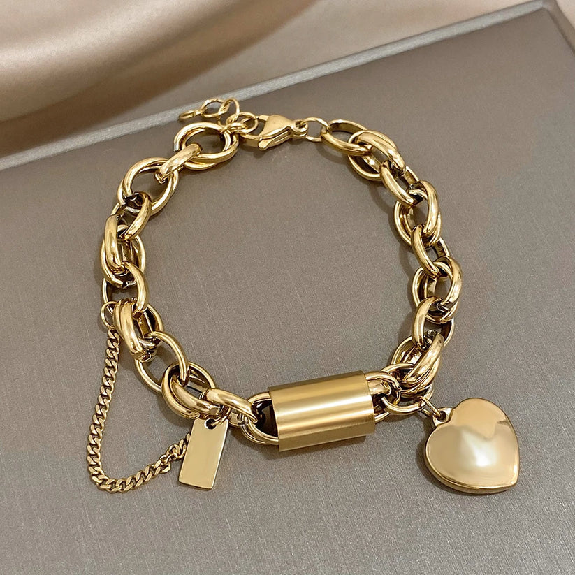 Pulsera Gruesa de Corazón en Oro