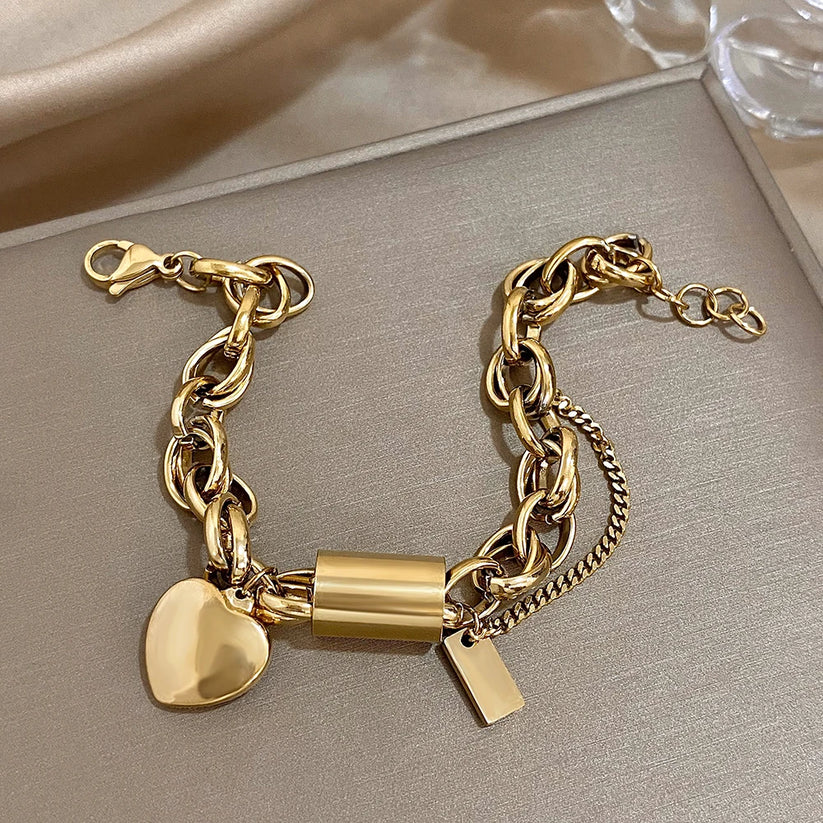 Pulsera Gruesa de Corazón en Oro