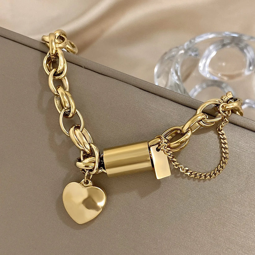 Pulsera Gruesa de Corazón en Oro