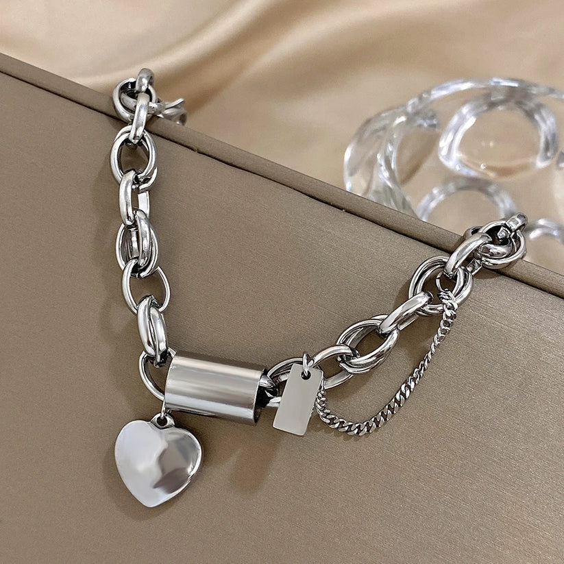 Pulsera Gruesa de Corazón en Oro