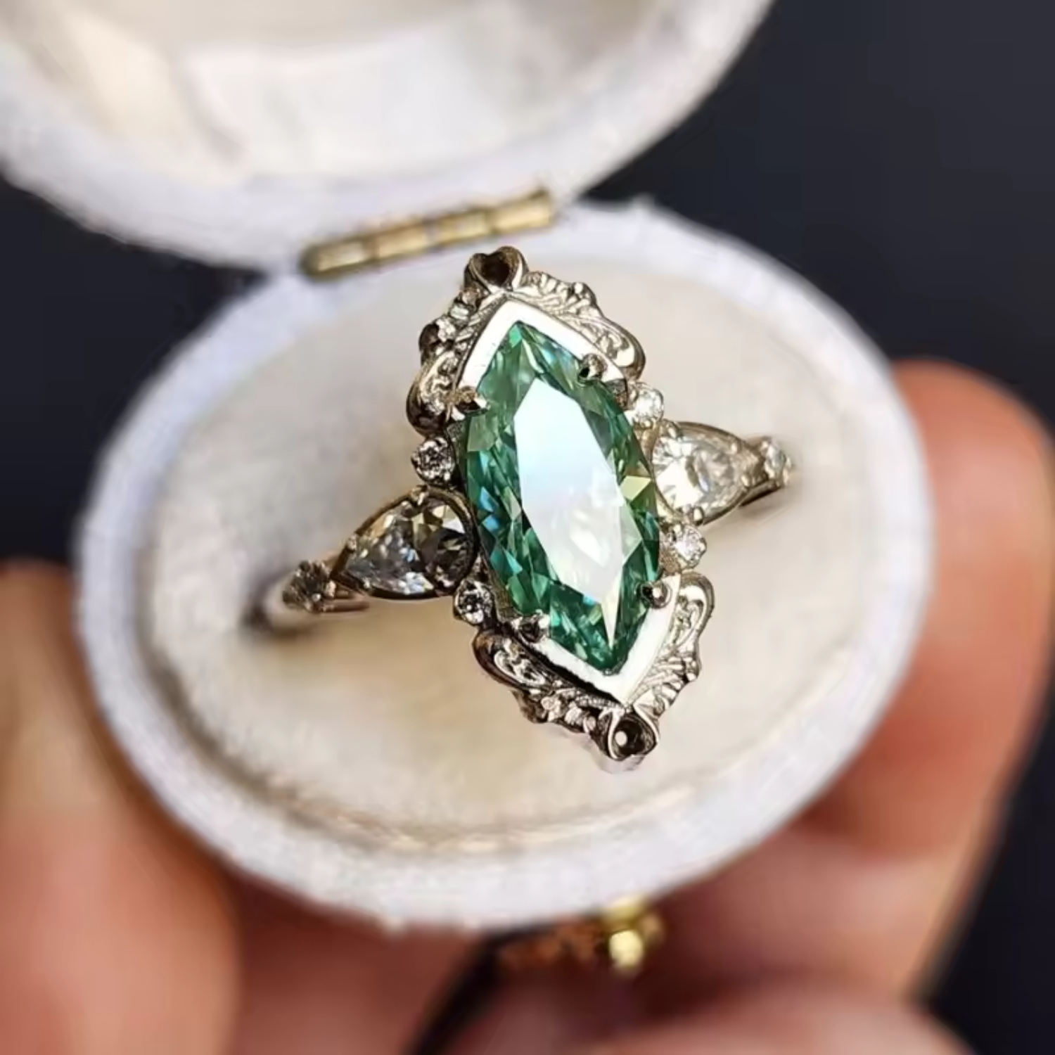 Anillo Esmeralda Marquesa