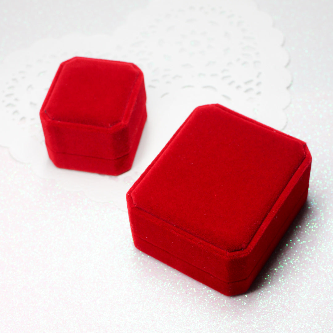 Caja de Regalo para Collar y Anillo