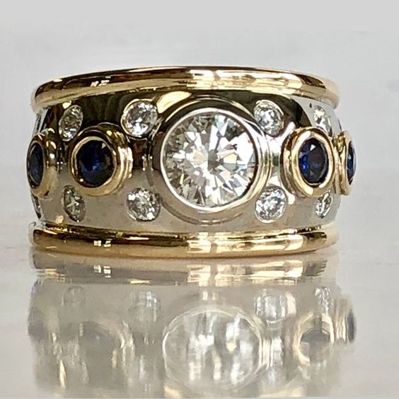 Anillo Vintage con Zirconia Incrustada en Oro
