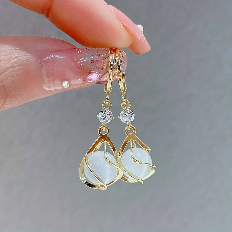 Pendientes Largos de Oro con Ópalo Blanco